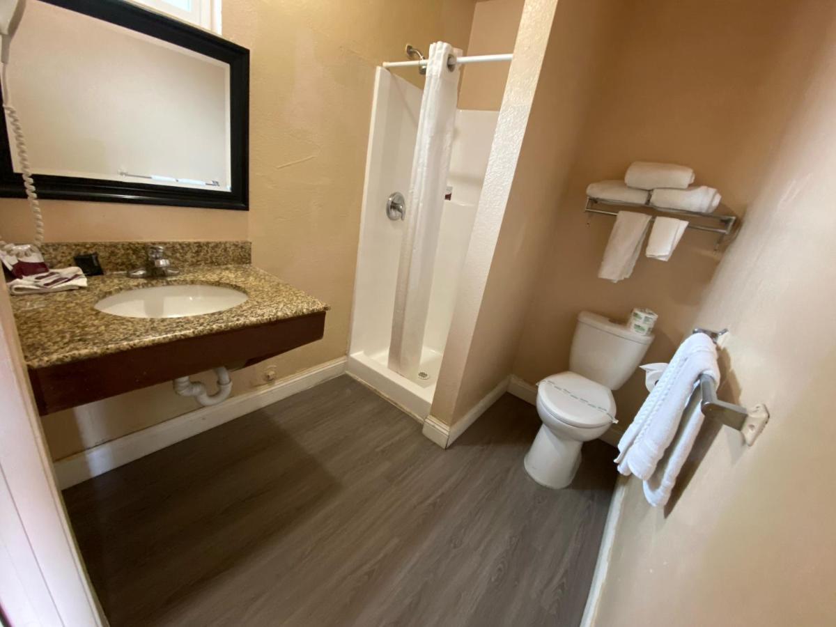 Pacific Inn Гроувър Бийч Екстериор снимка