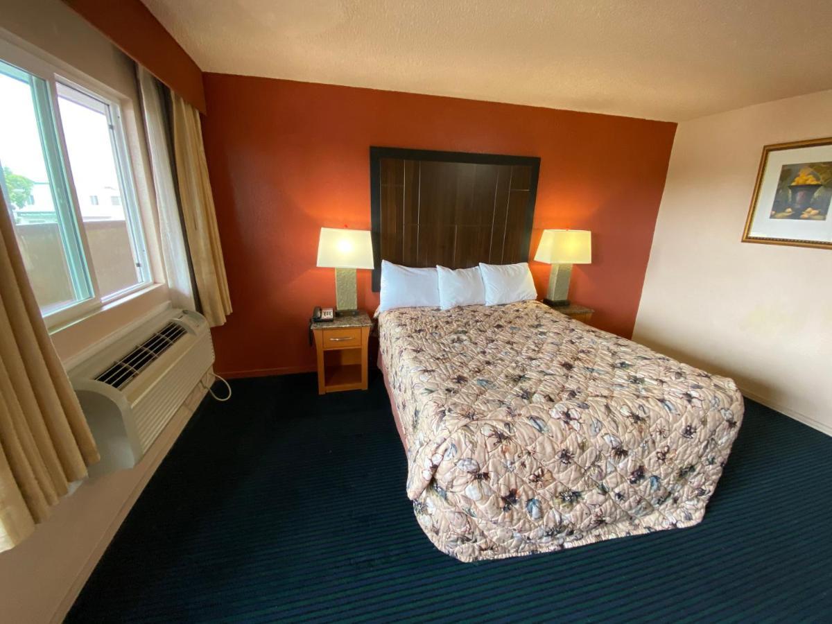 Pacific Inn Гроувър Бийч Екстериор снимка